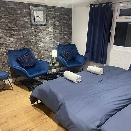 Spacious Loft Converted Bedroom With Toilet Only, Separate Guest Shower On Ground Floor Plus Free Parking